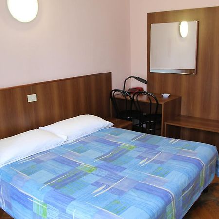 Hotel Rallye Милан Экстерьер фото